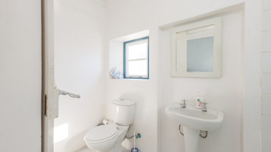 6 Bedroom Property for Sale in Struisbaai Western Cape